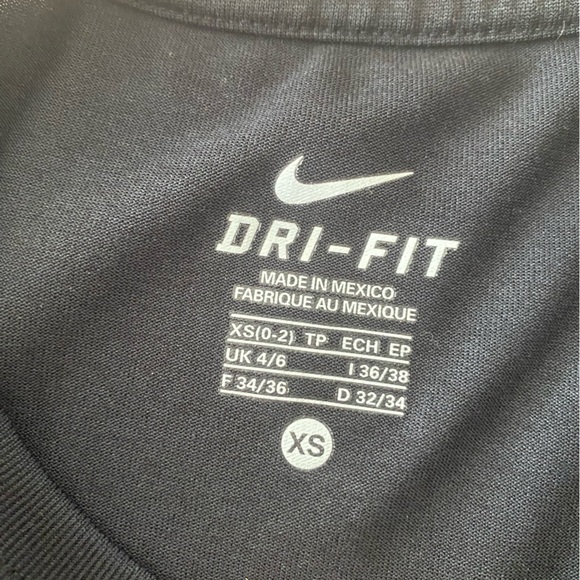 Nike dri-fit workout tshirt - Picture 3 of 4